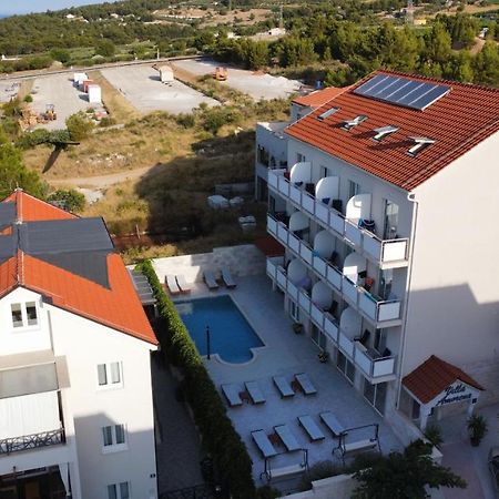 Villa Amorena - Adults Only Bol Exterior foto